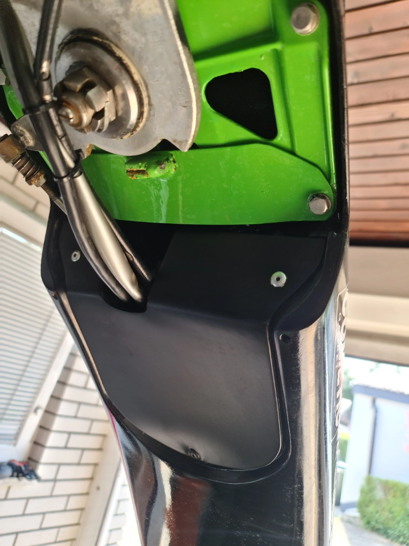 Kawasaki 750sx Steering Plate Cover